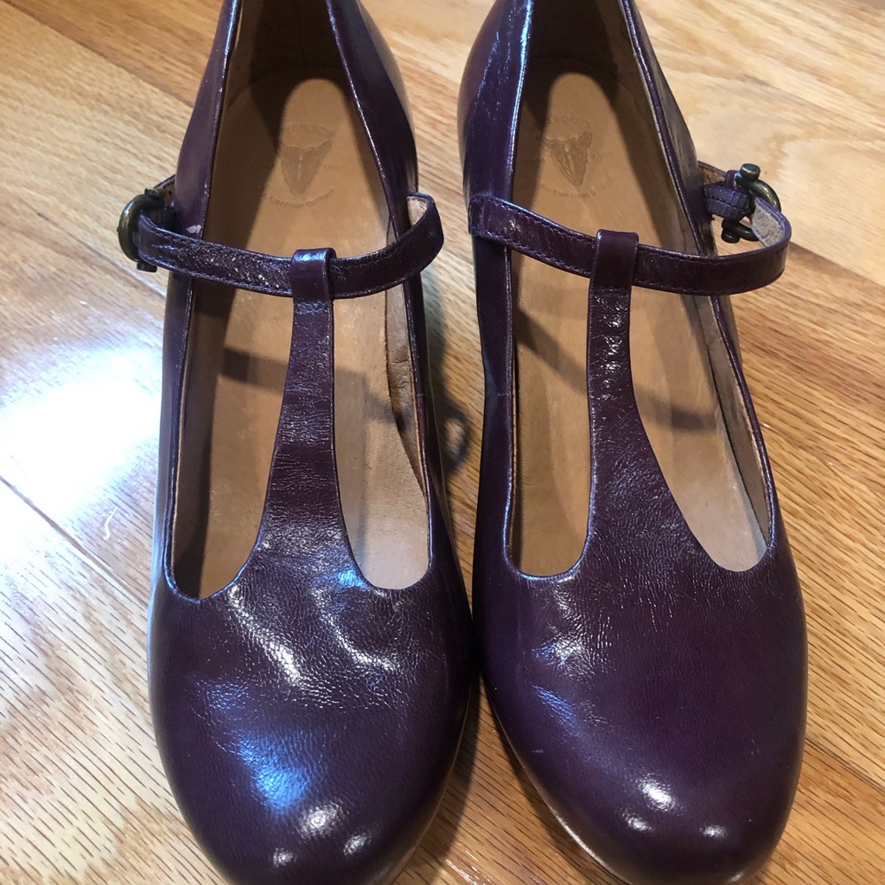 Frye Women's T‑Strap Pumps in Plum Leather